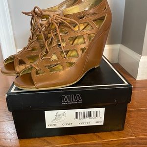 NWT MIA Women’s Quincy Lace Up Sandals New Tan